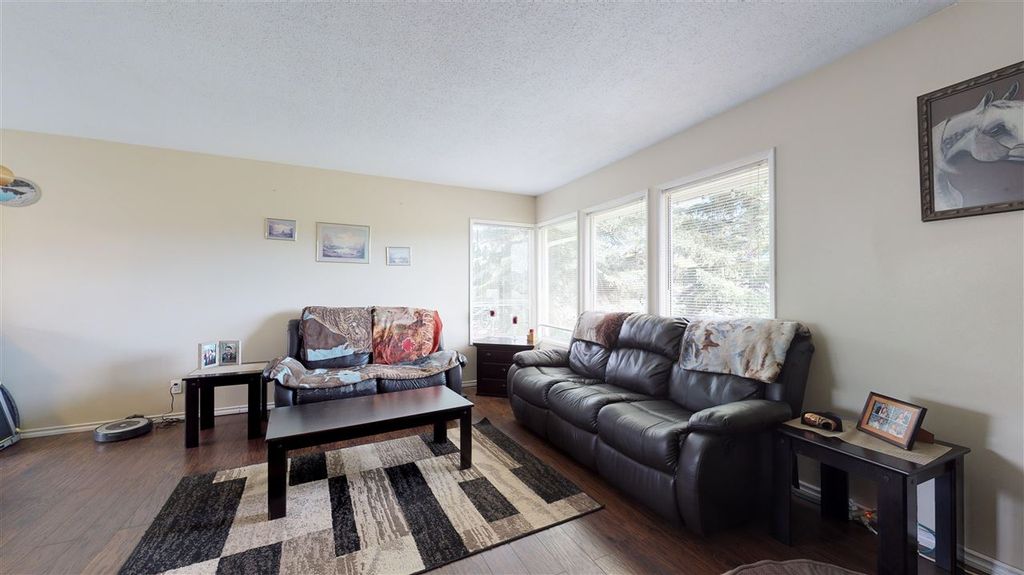 listing image 1109688116300284630