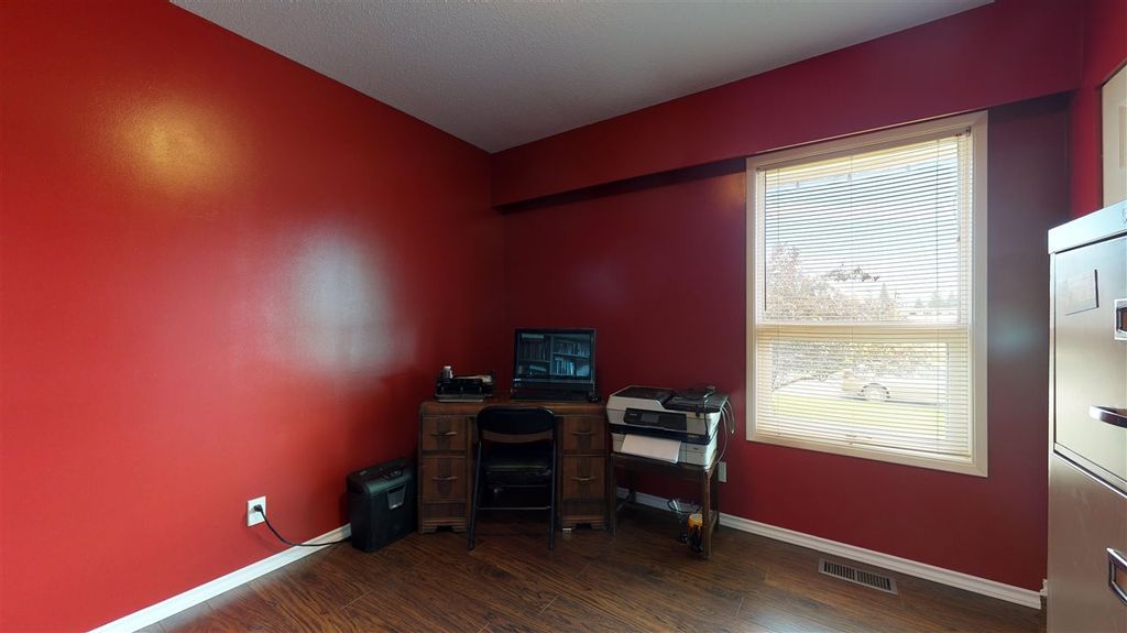 listing image 1107461859810675222