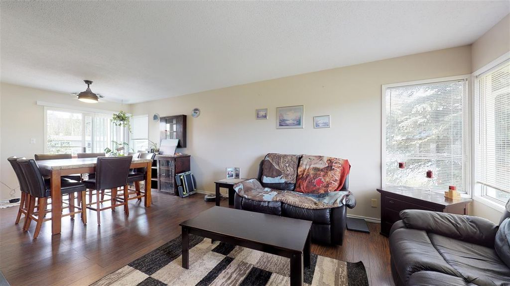 listing image 1103565755448138616