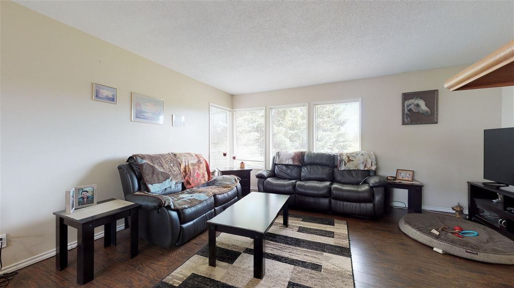 listing image 1102288764393175963