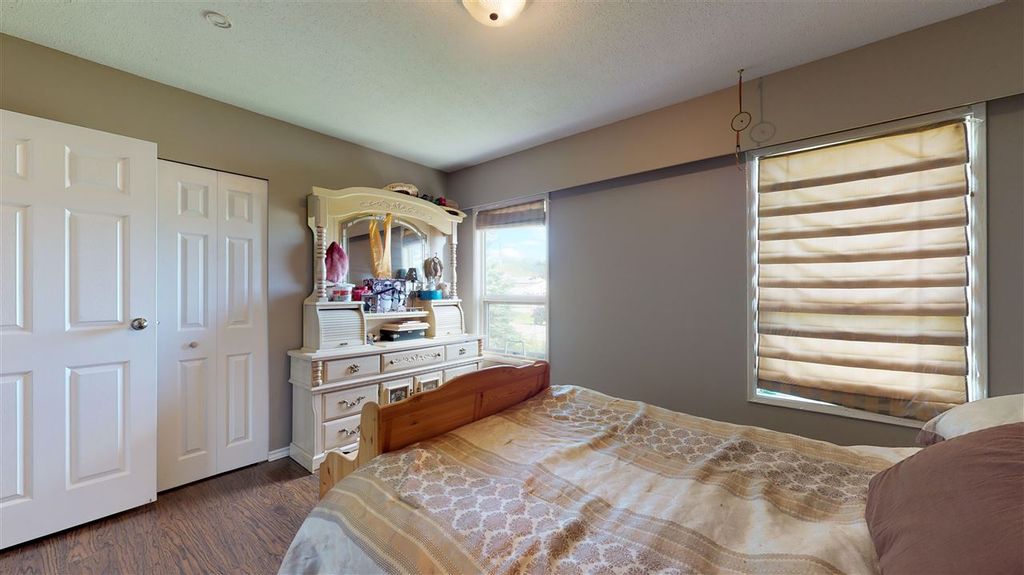 listing image 1105881072851273351