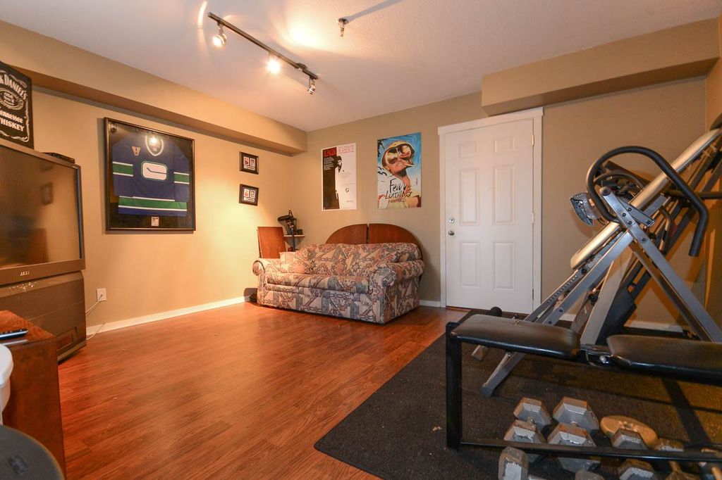 listing image 1100944071342135561