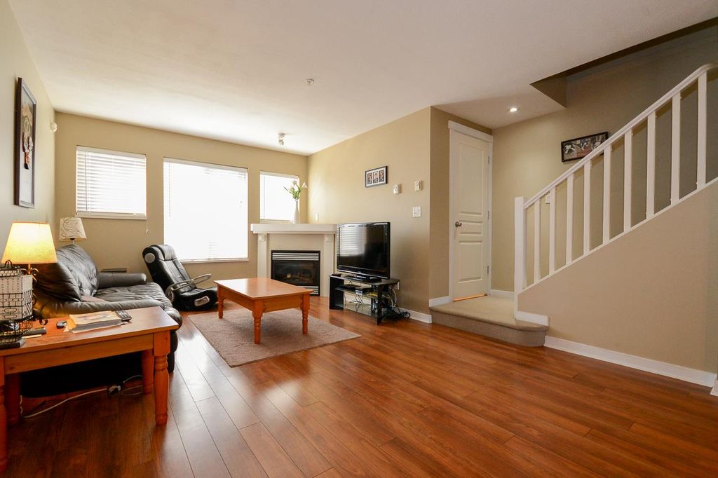 listing image 1103183794610236845