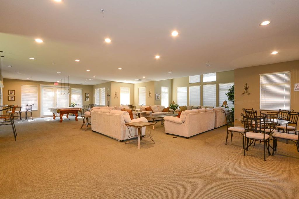 listing image 1100848314986826615