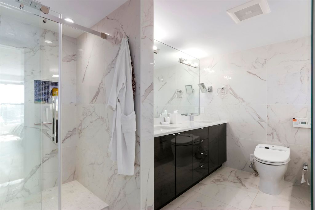 listing image 1102446324034382574