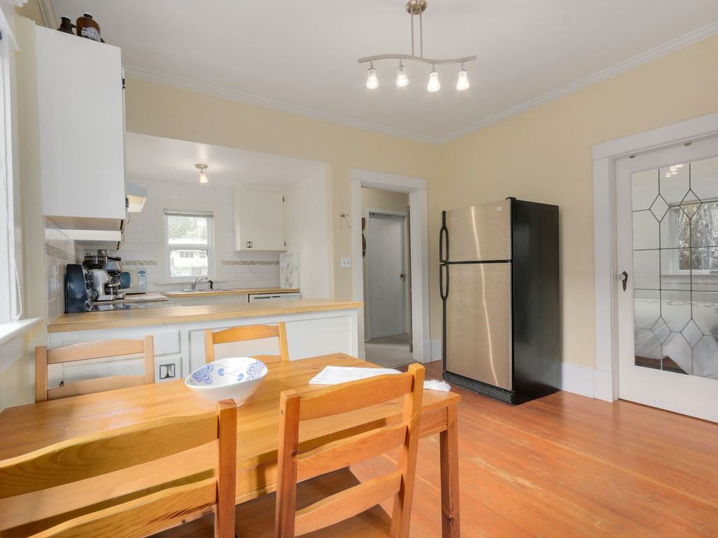 listing image 1100688343811759931