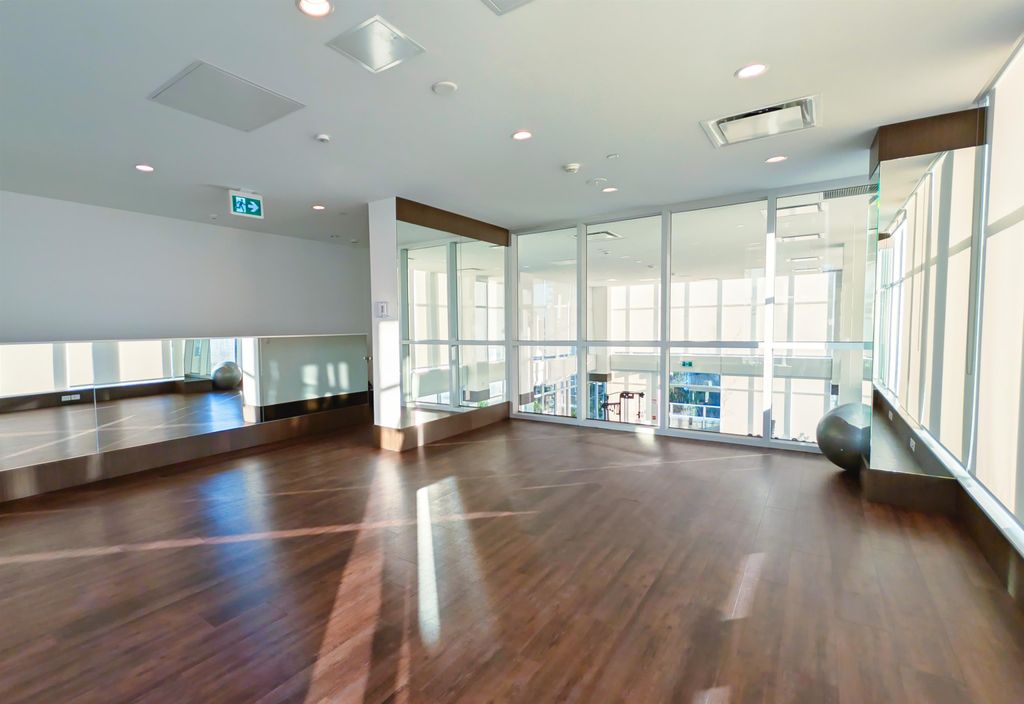 listing image 1105404846401921257