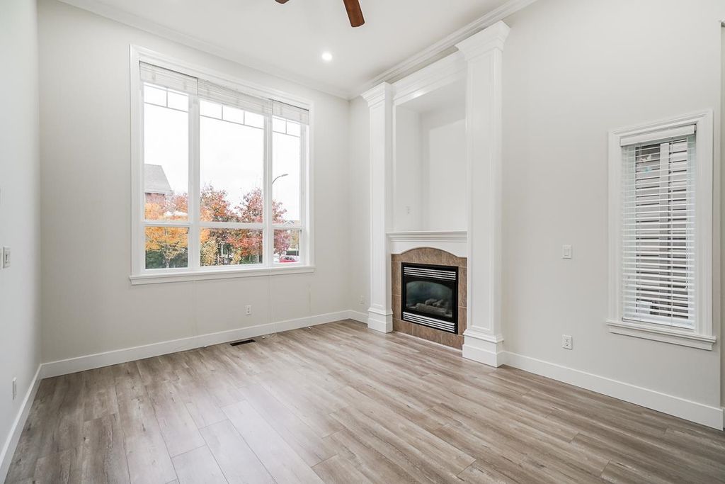 listing image 1106533768085939896