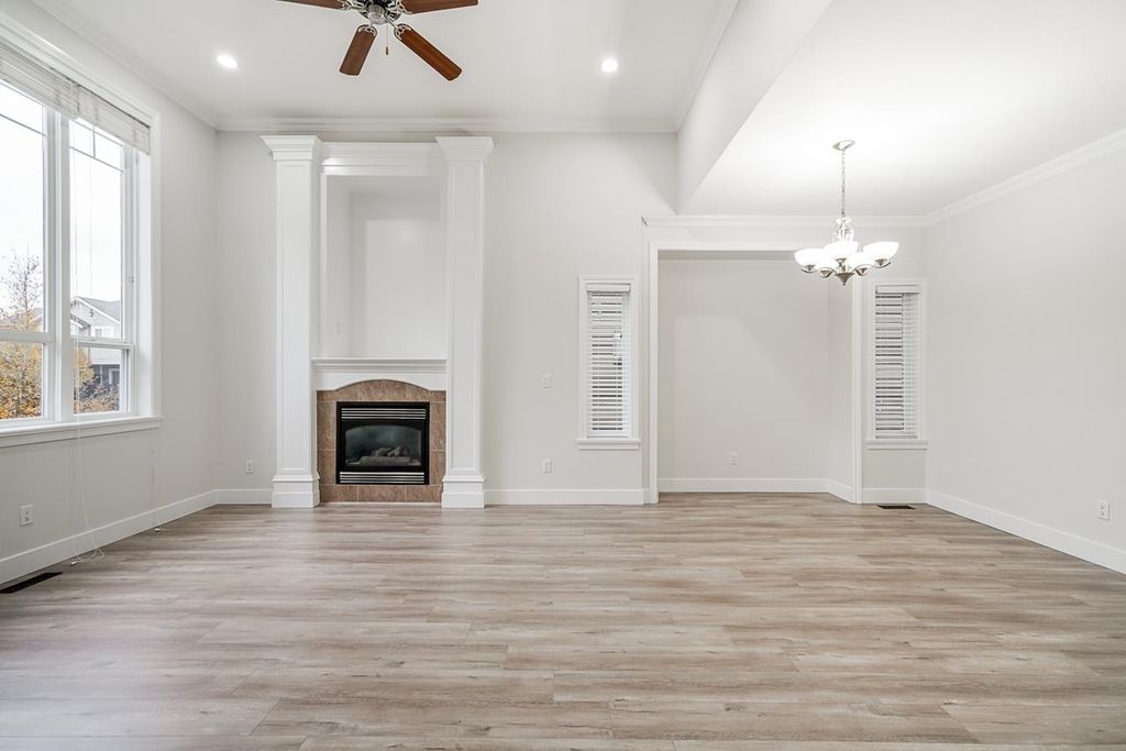 listing image 1109493398225596242