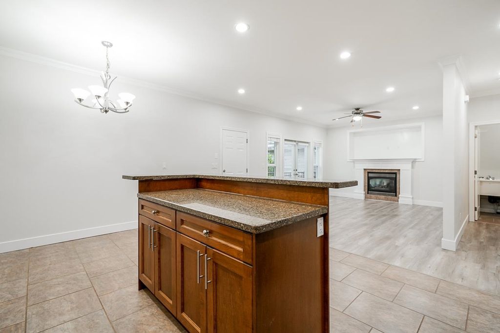 listing image 1103039133606111439