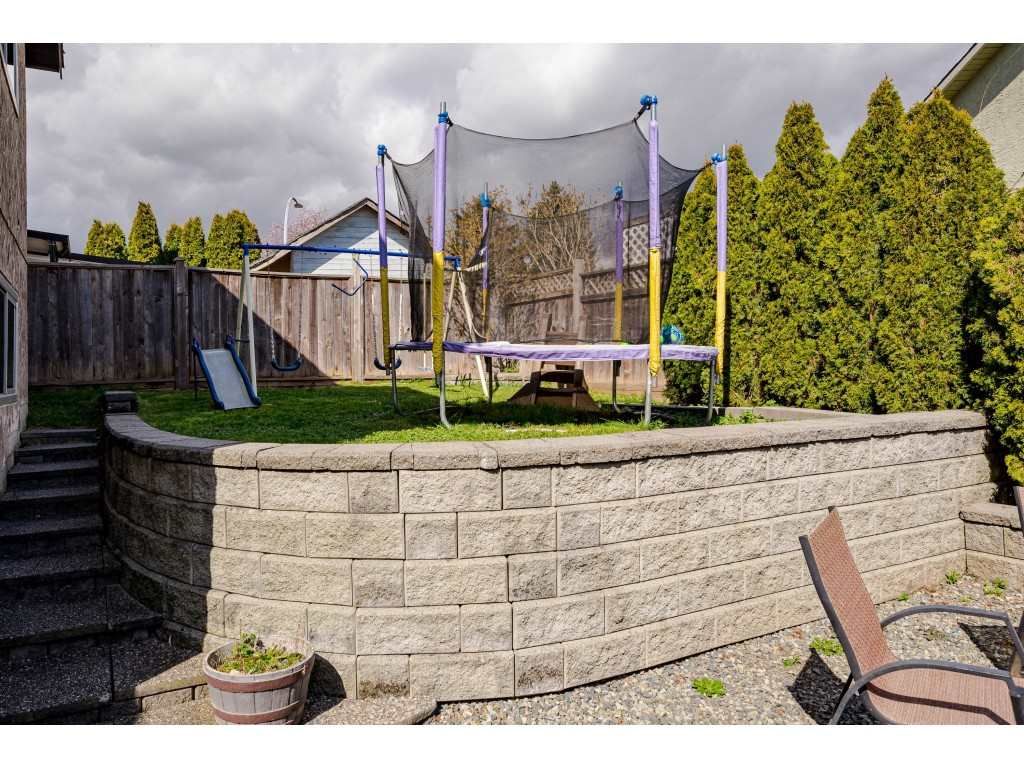 listing image 1109945977282689635