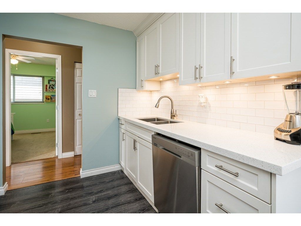 listing image 1107732245049510015