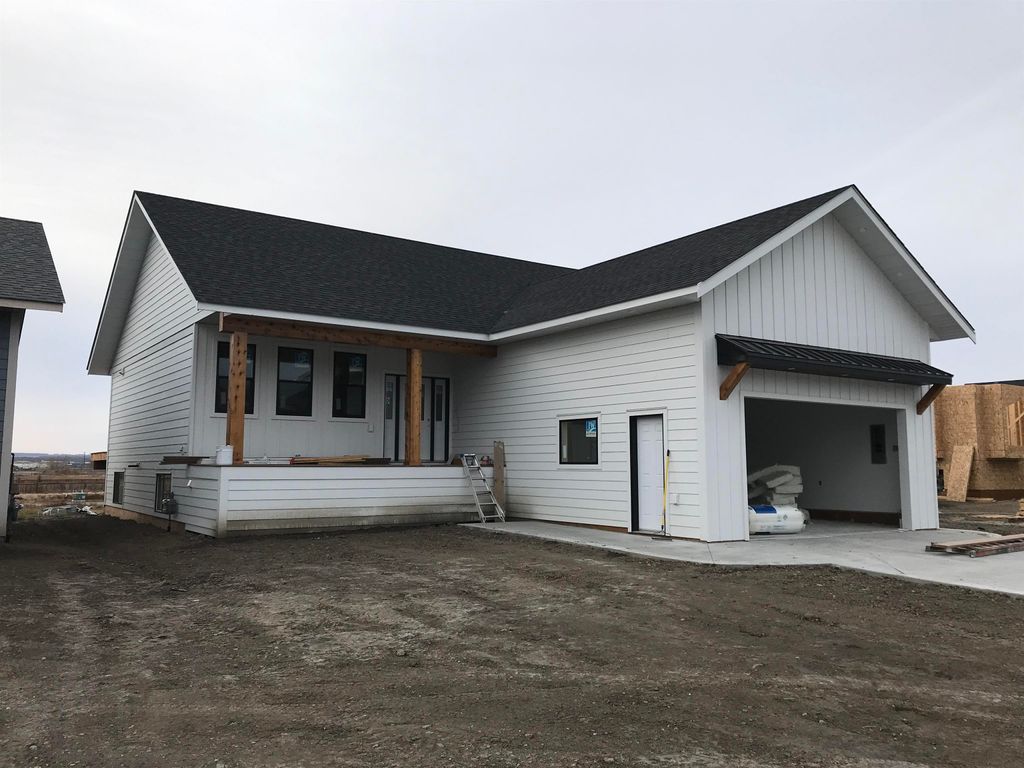 listing image 1106472273117839323
