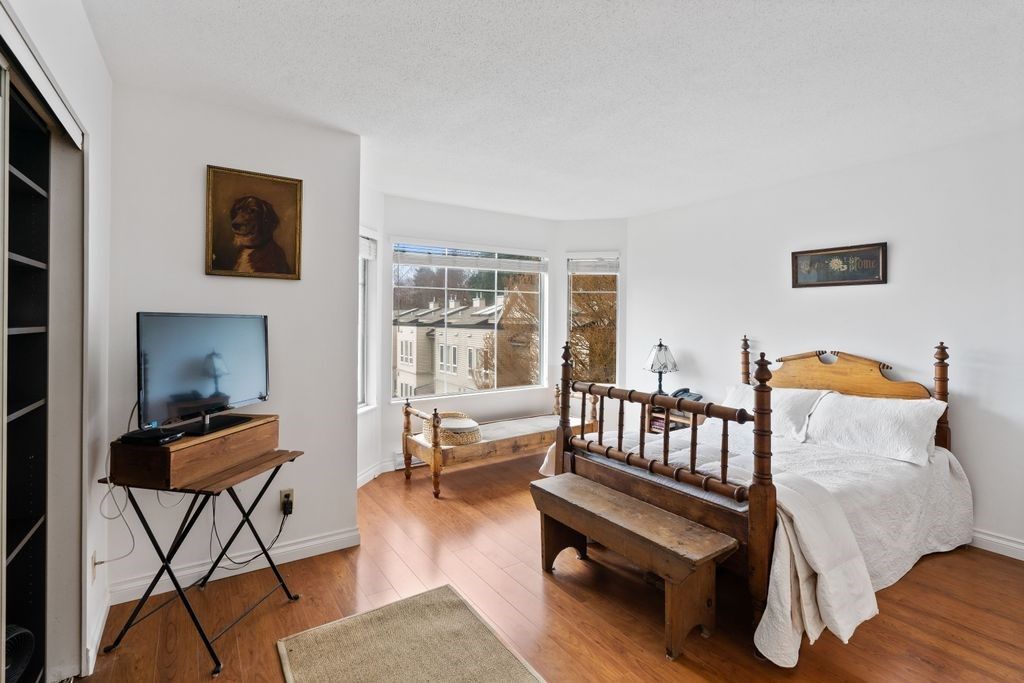 listing image 1102308552002991127