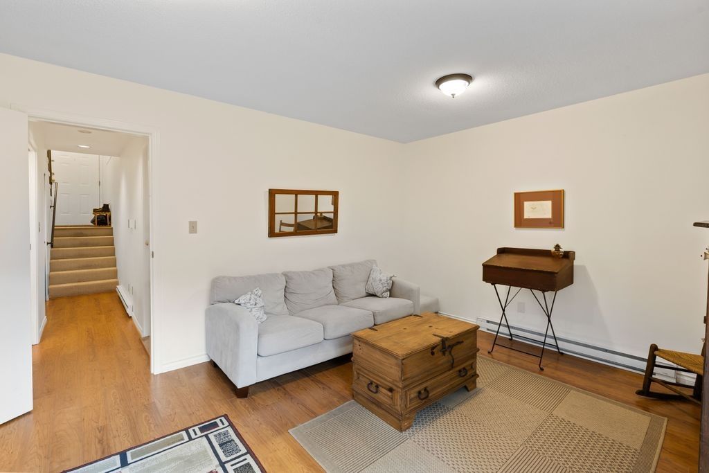 listing image 1104313299579361546
