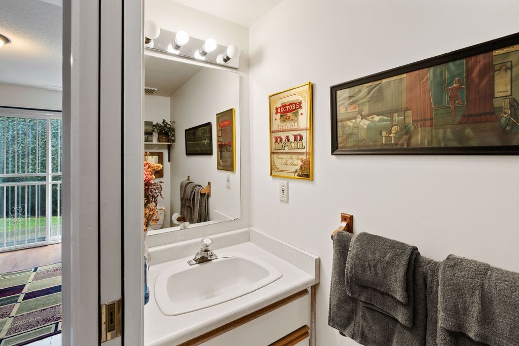 listing image 1108676979357853888