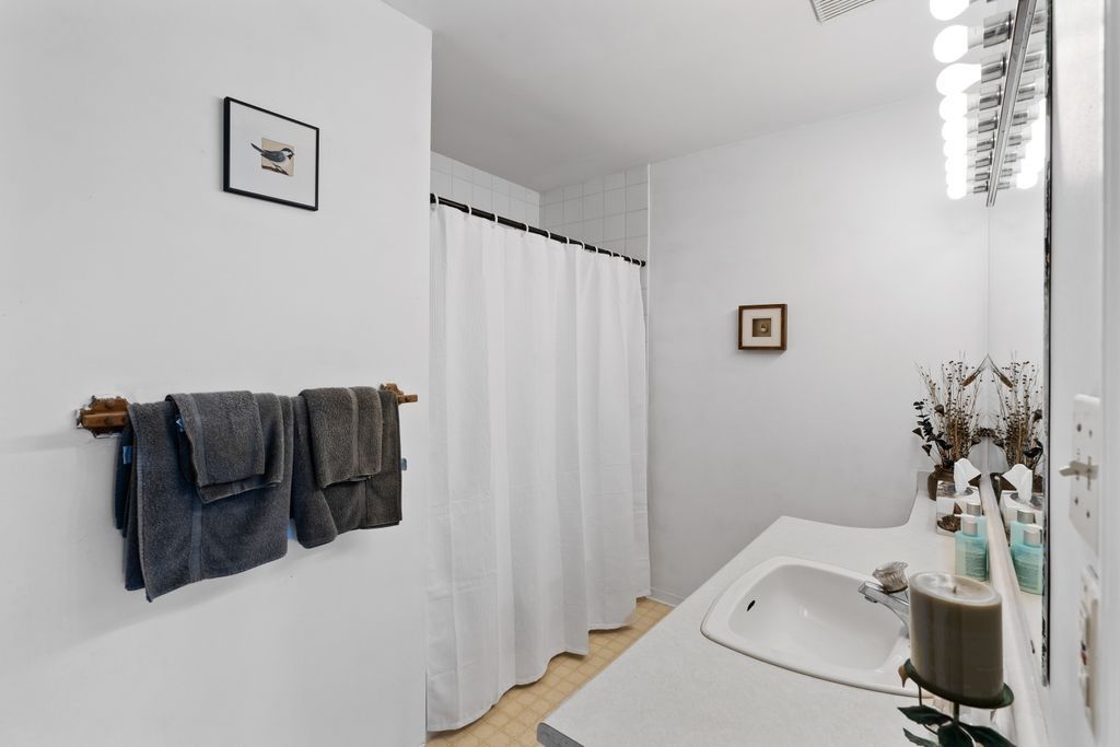 listing image 1101874428825365432