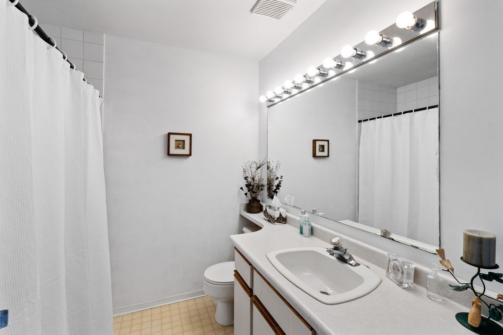 listing image 1104446001719422572