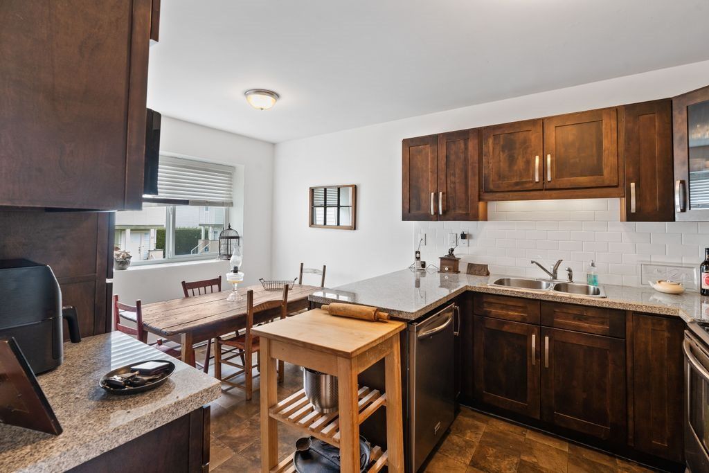 listing image 1102231641142756508