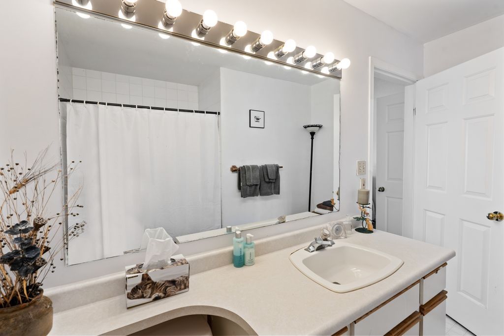 listing image 1109461086852938735
