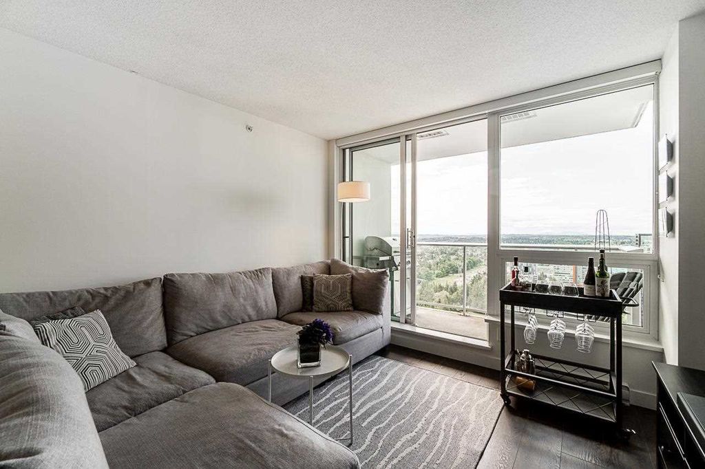 listing image 1103746244316540794