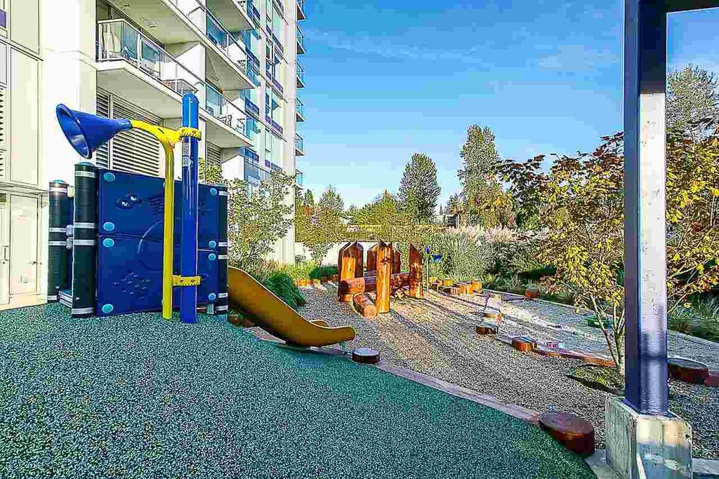 listing image 1108178974827643519