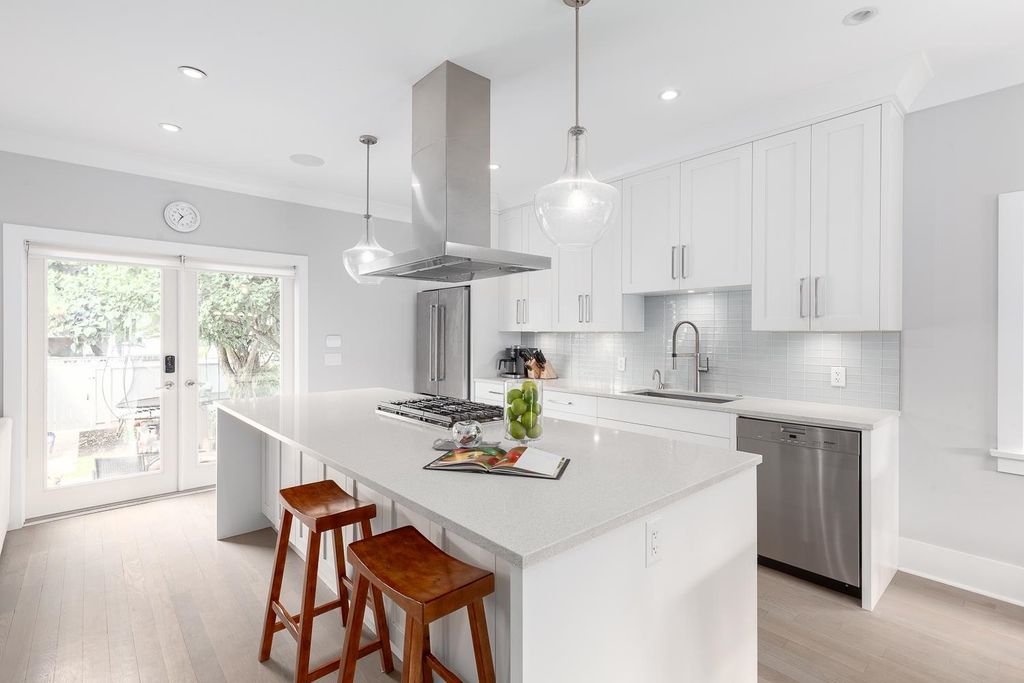 listing image 1103268342105007966