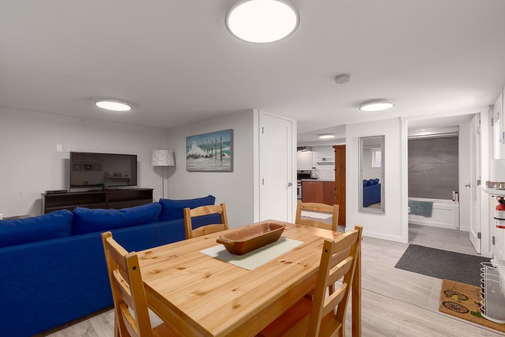 listing image 1105645936700747623