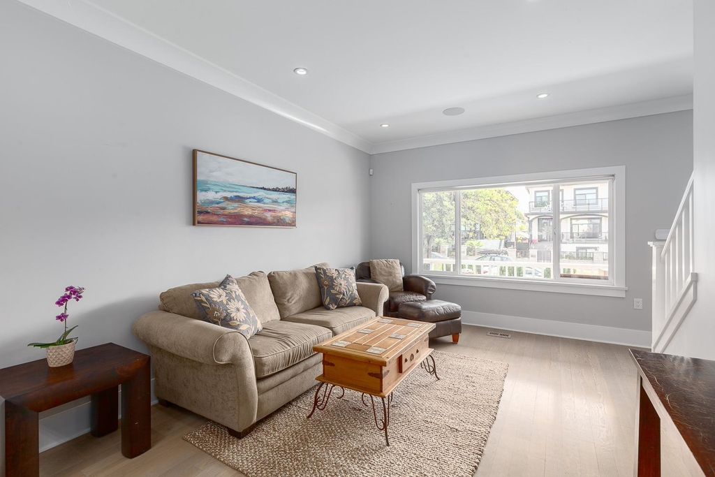 listing image 1102881929337803597