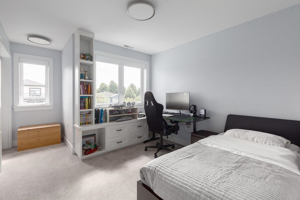 listing image 1102183973369341580