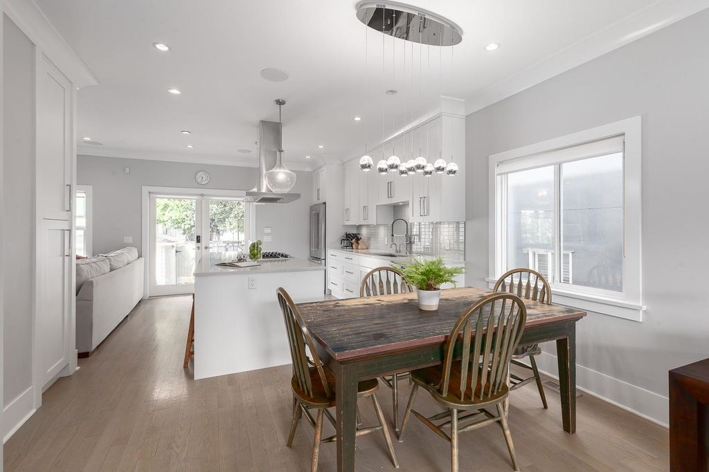 listing image 1104373807105807061