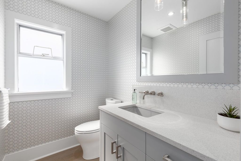listing image 1100895548126689933
