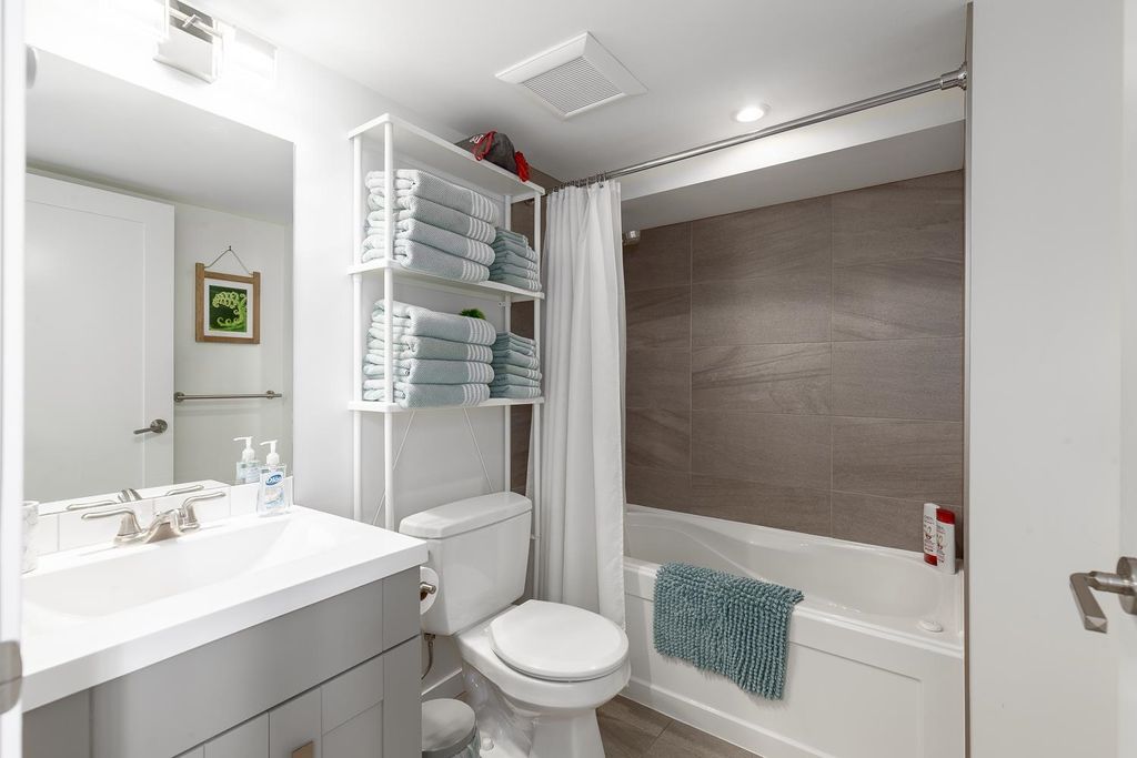 listing image 1100673220623224402
