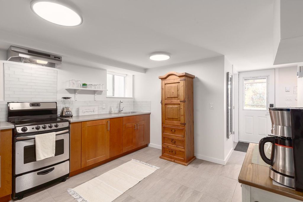 listing image 1100663818278405938