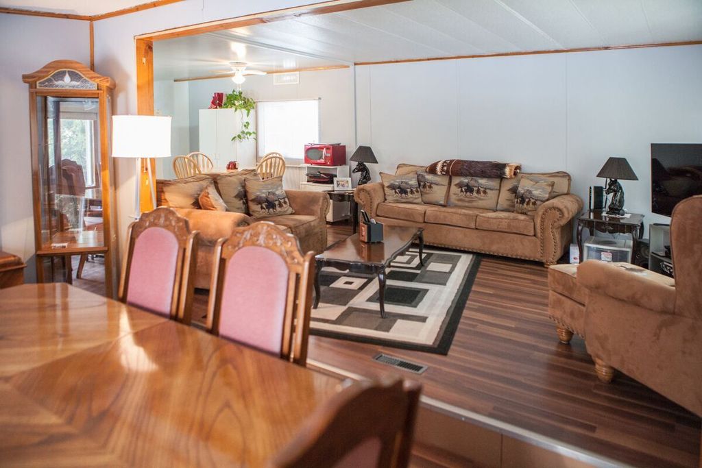 listing image 1109031984563865915