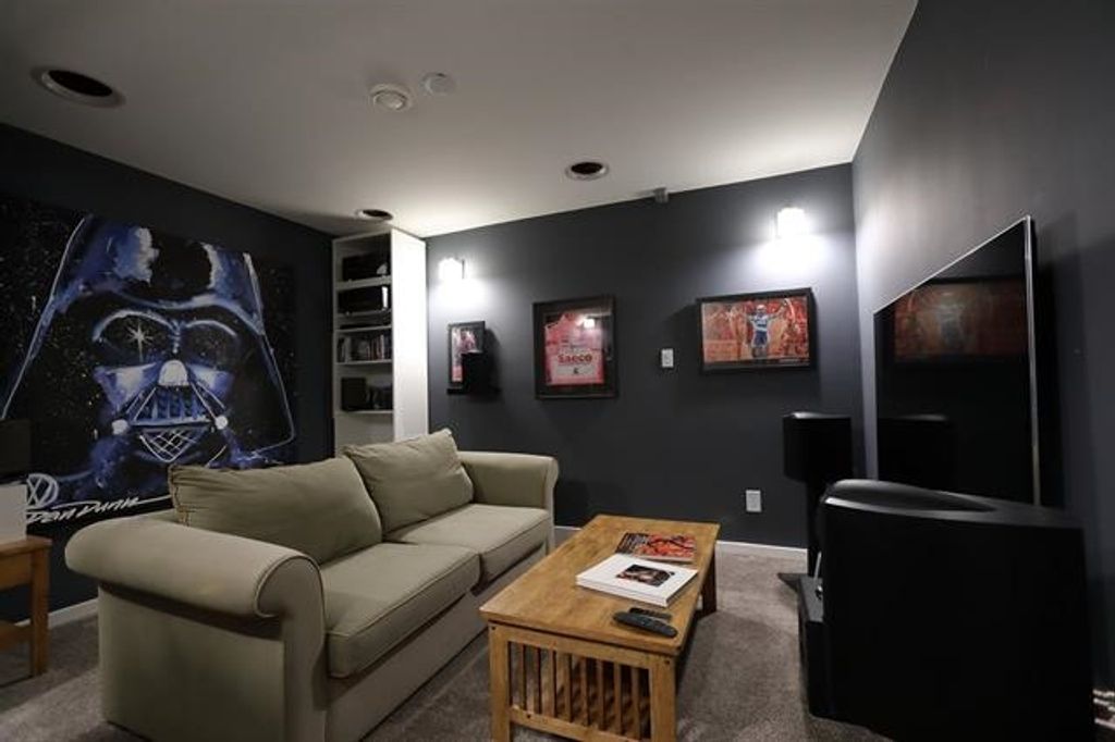 listing image 1104267557587904640