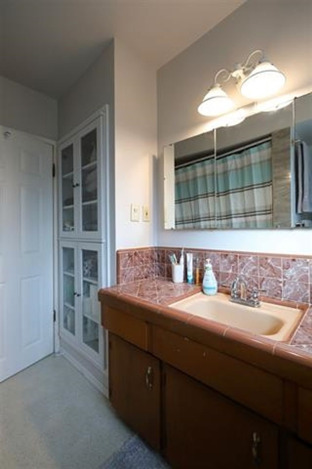 listing image 1109904832117529353