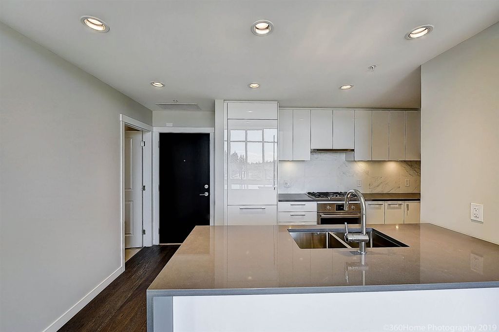 listing image 1108418035112810465