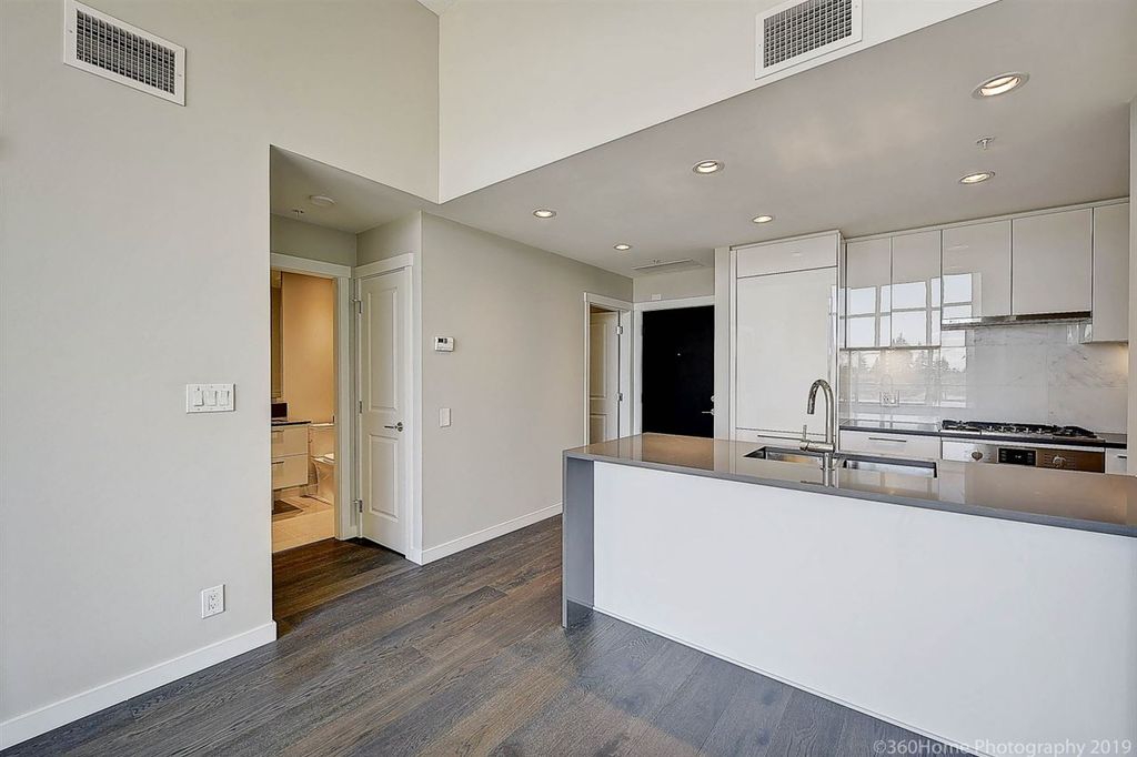 listing image 1109901735885107696