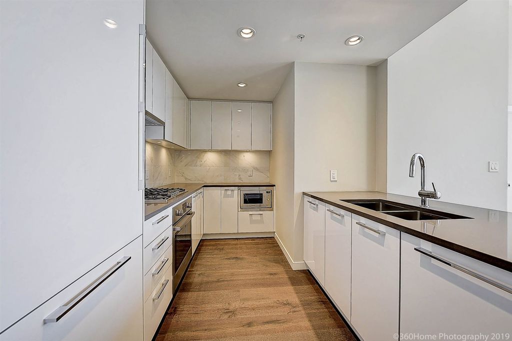 listing image 1107217771415785424