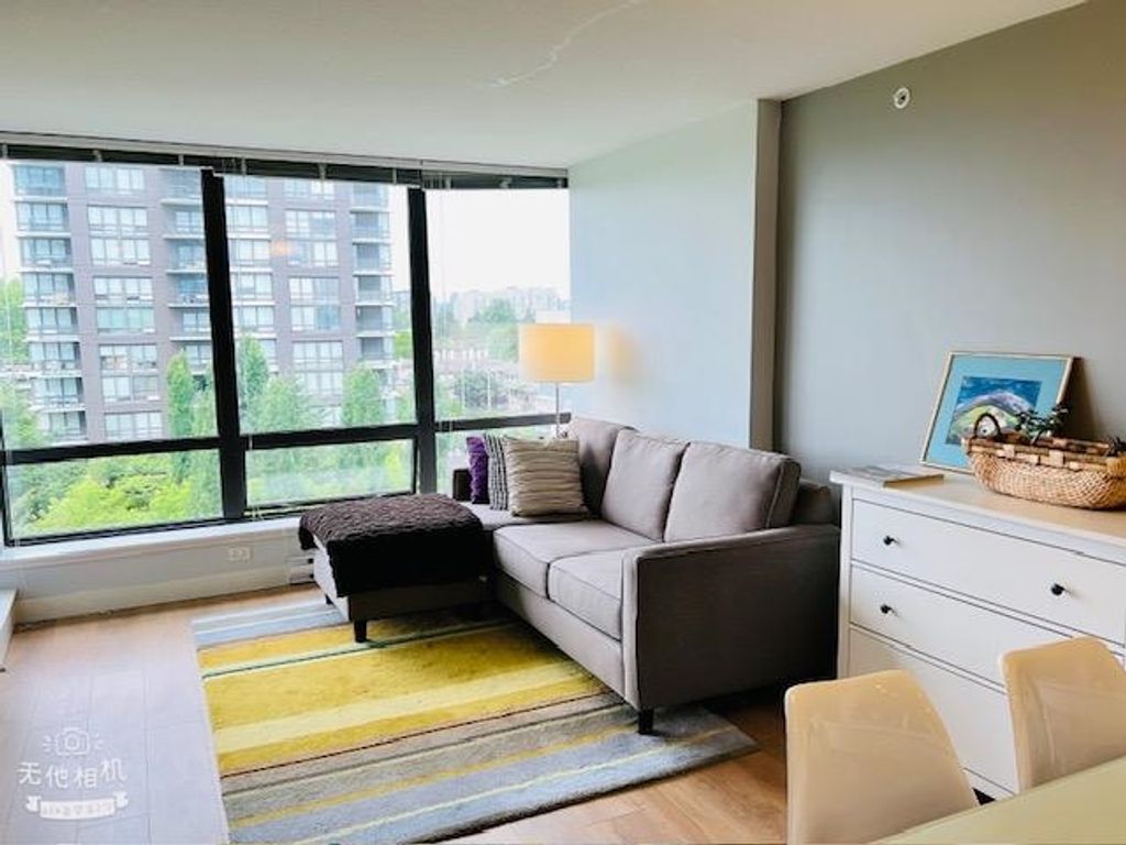 listing image 1106316929804741281