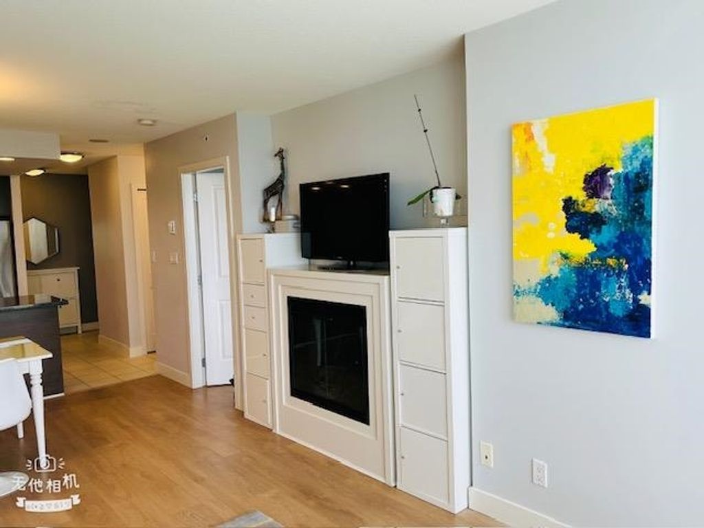 listing image 1100475462447268816