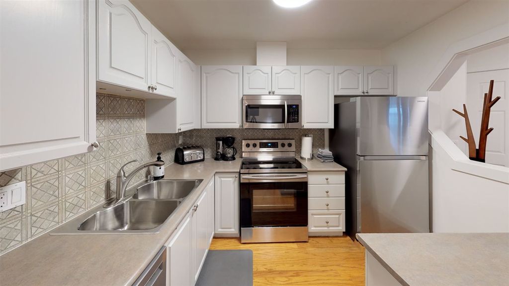 listing image 1109627395234399584