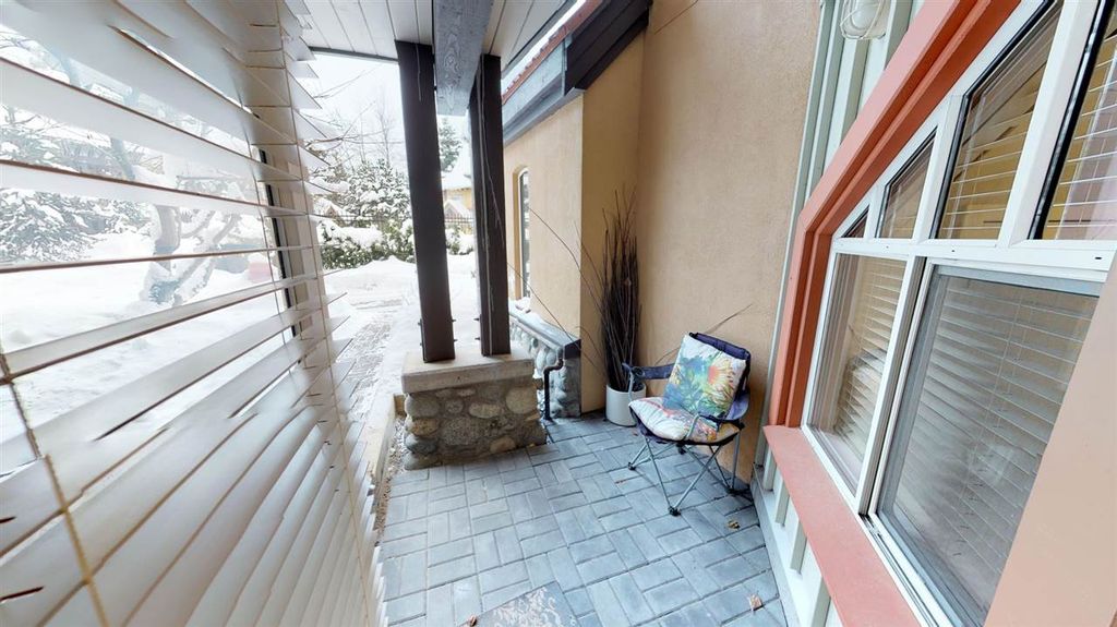 listing image 1102732644419998177