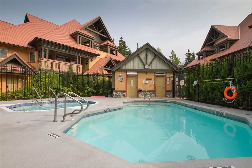 listing image 1100693402387839032