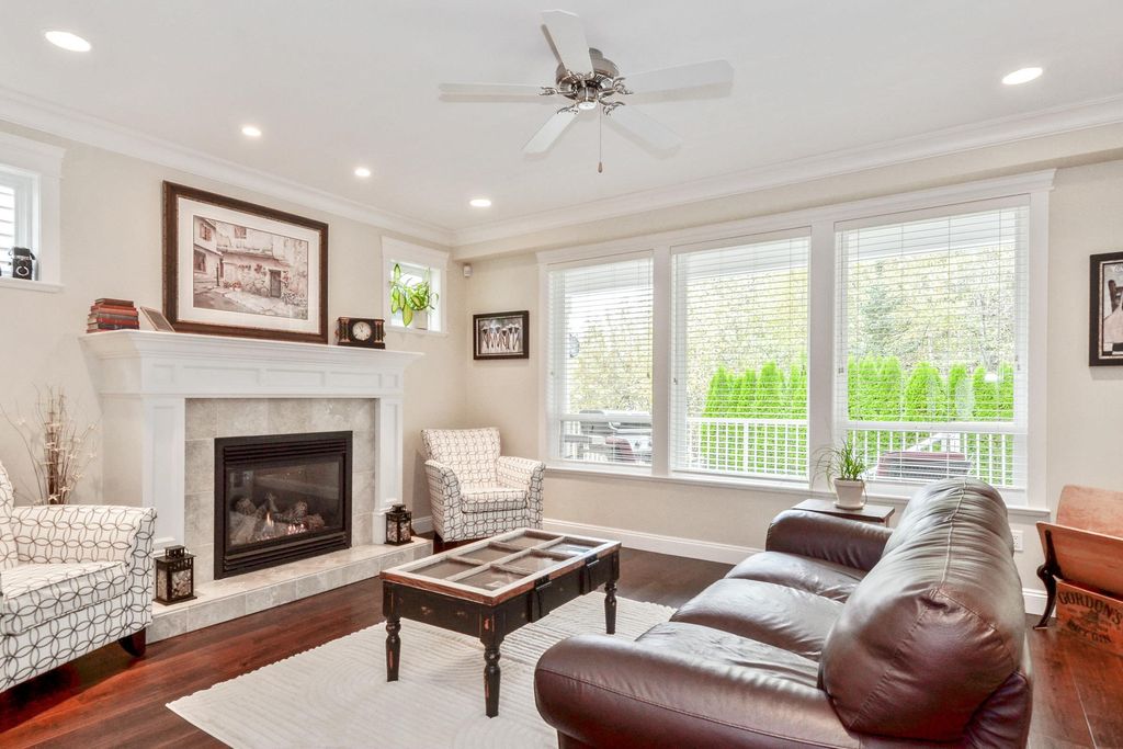 listing image 1109553670420193806