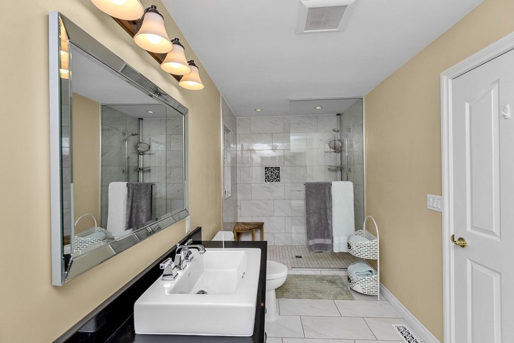 listing image 1105806476685173083