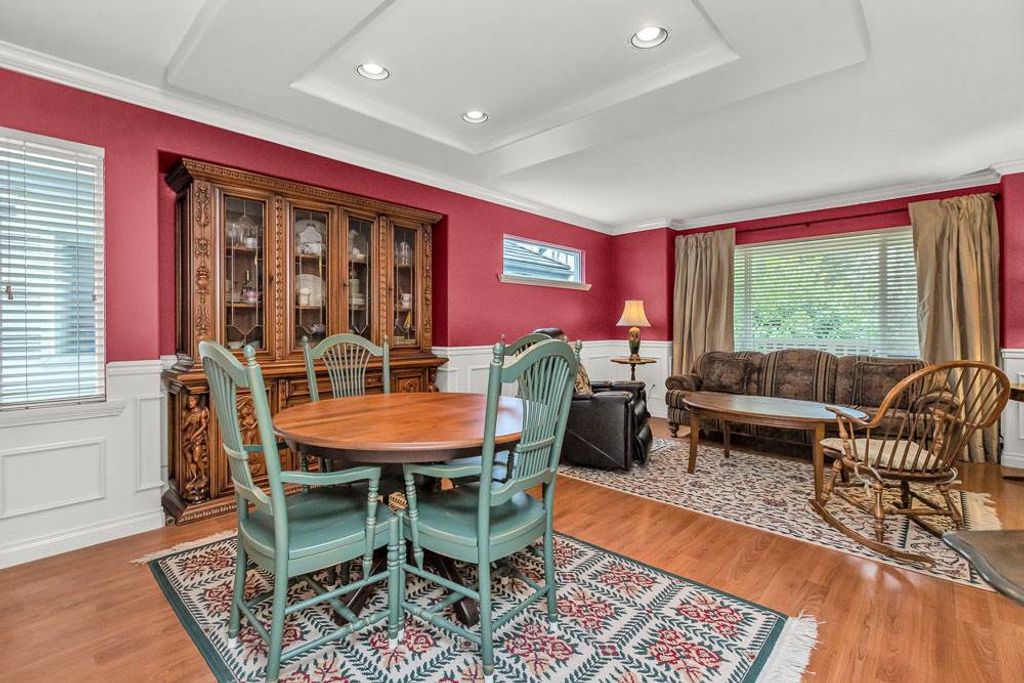 listing image 1104241495839899272