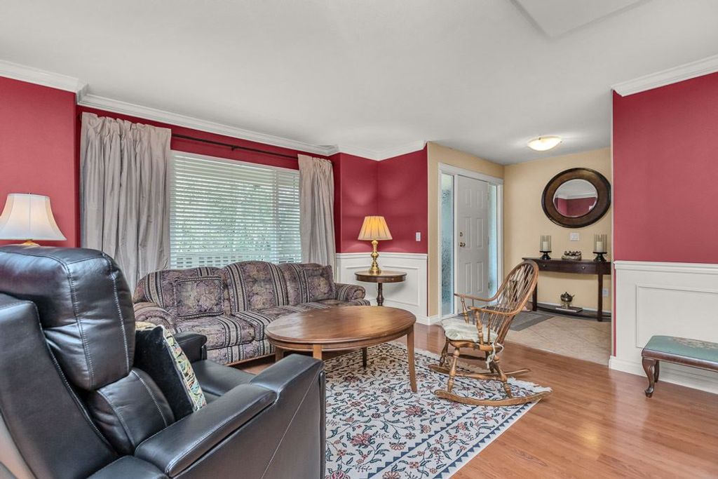 listing image 1100860681594332566