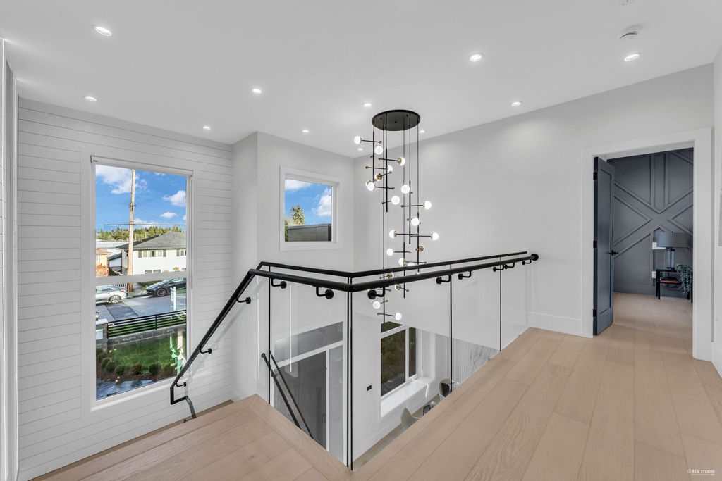 listing image 1104900164685935688